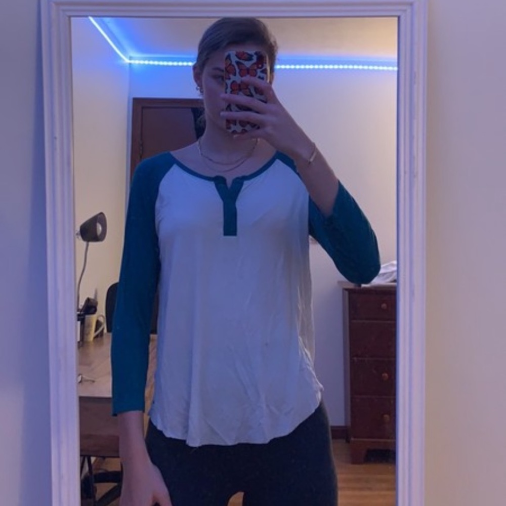 three quarter long sleeve